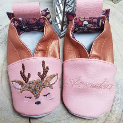 Chaussons souple cuir, simili cuir, bébé / enfant, chausson personnalisé, renne et noeud édition limitée