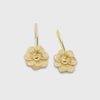 Boucles d oreille fleur blanc or pendante pour femme elegant