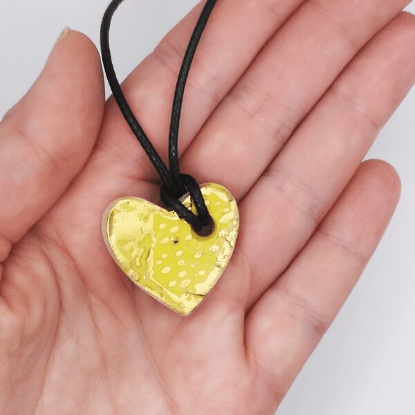 Collier jaune coeur cordon cuir fait main France Corinne Ceramique