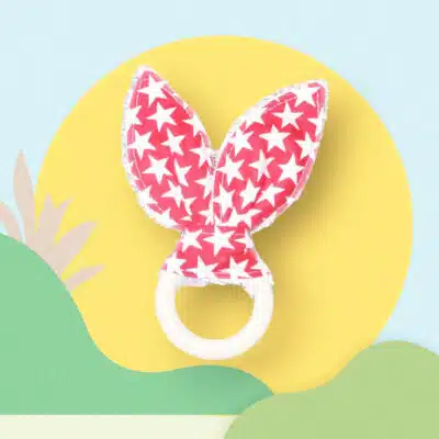 Hochet anneau de dentition en bois - ETOILES RUBIS - (avec grelot)