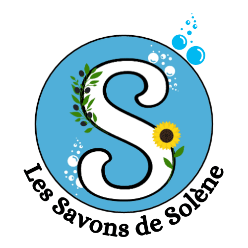 Logo de Les Savons de Solène: un grand S blanc dans un rond bleu; avec un rameau d'olivier, une fleur de tournesol et des bulles de savons.