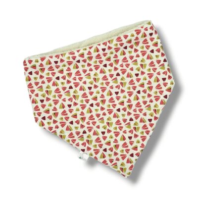 Bavoir bandana avec des fleurs corail et vertes sur fond blanc