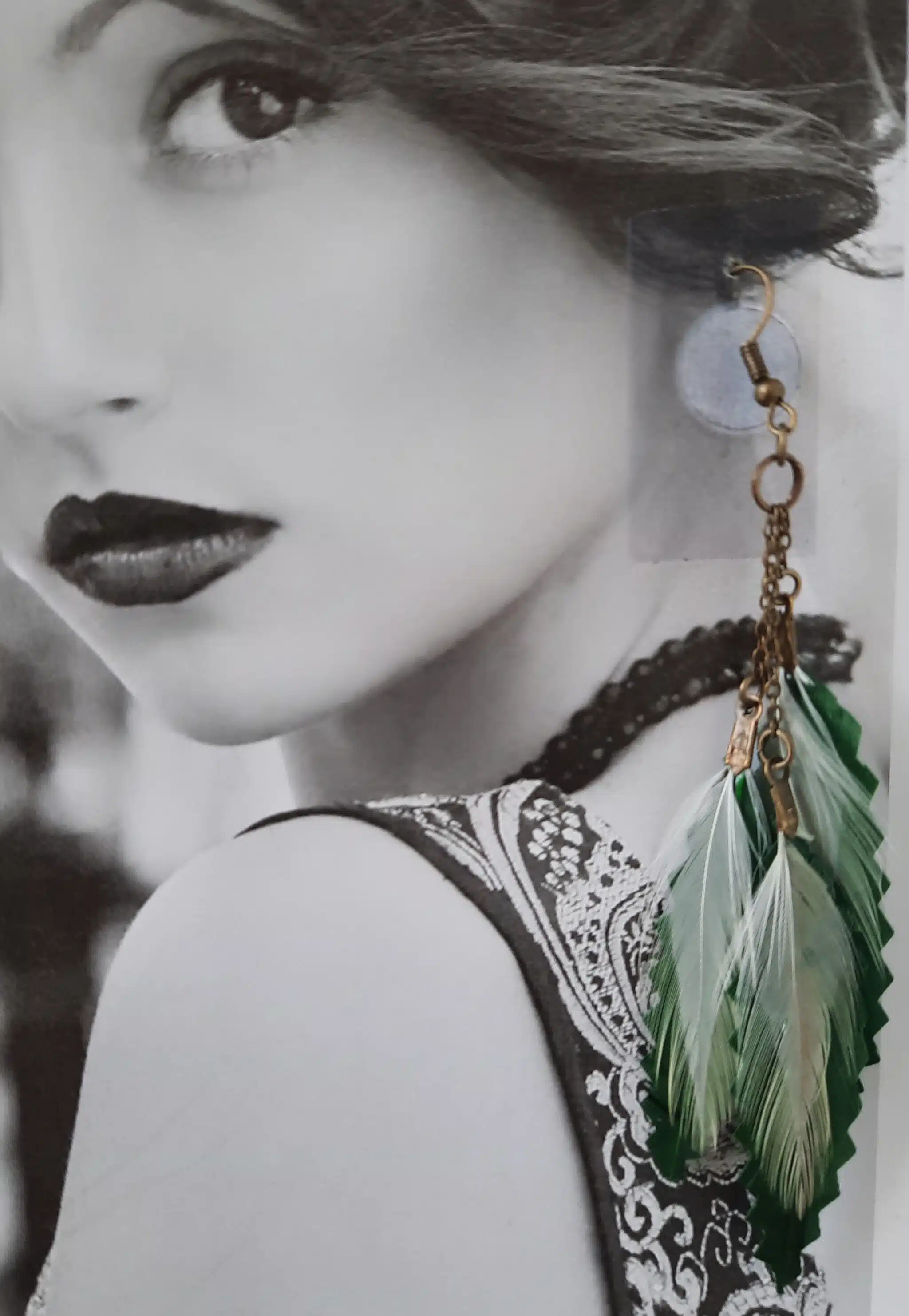 Boucles d'oreilles "Plumes au Vent", plumes naturelles et artificielles crantées