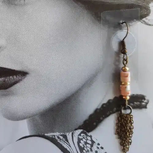 Boucles d'oreilles longues, inspiration Grecque, perles rondelles Turquoise Shoushan (saumon, blanc), pompons chaînettes bronze