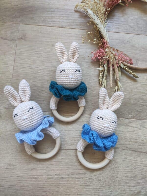 trio de lapins bleus