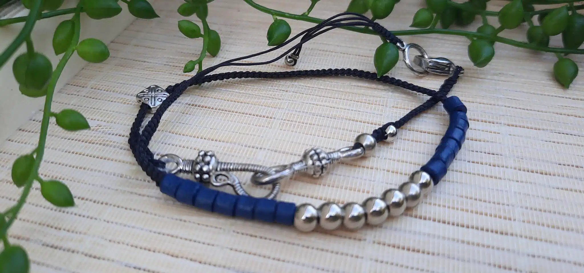 Bracelet unisexe, double tour, ajustable, perles acier et perles bois bleu marine