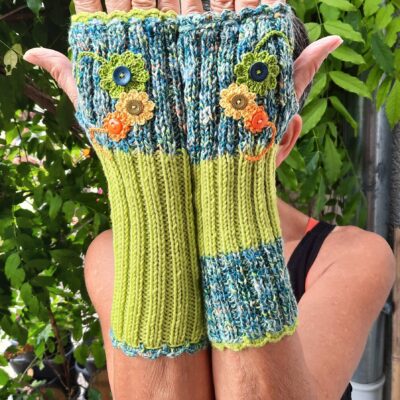 Mitaines femme tricotées main - vert et chiné bleu