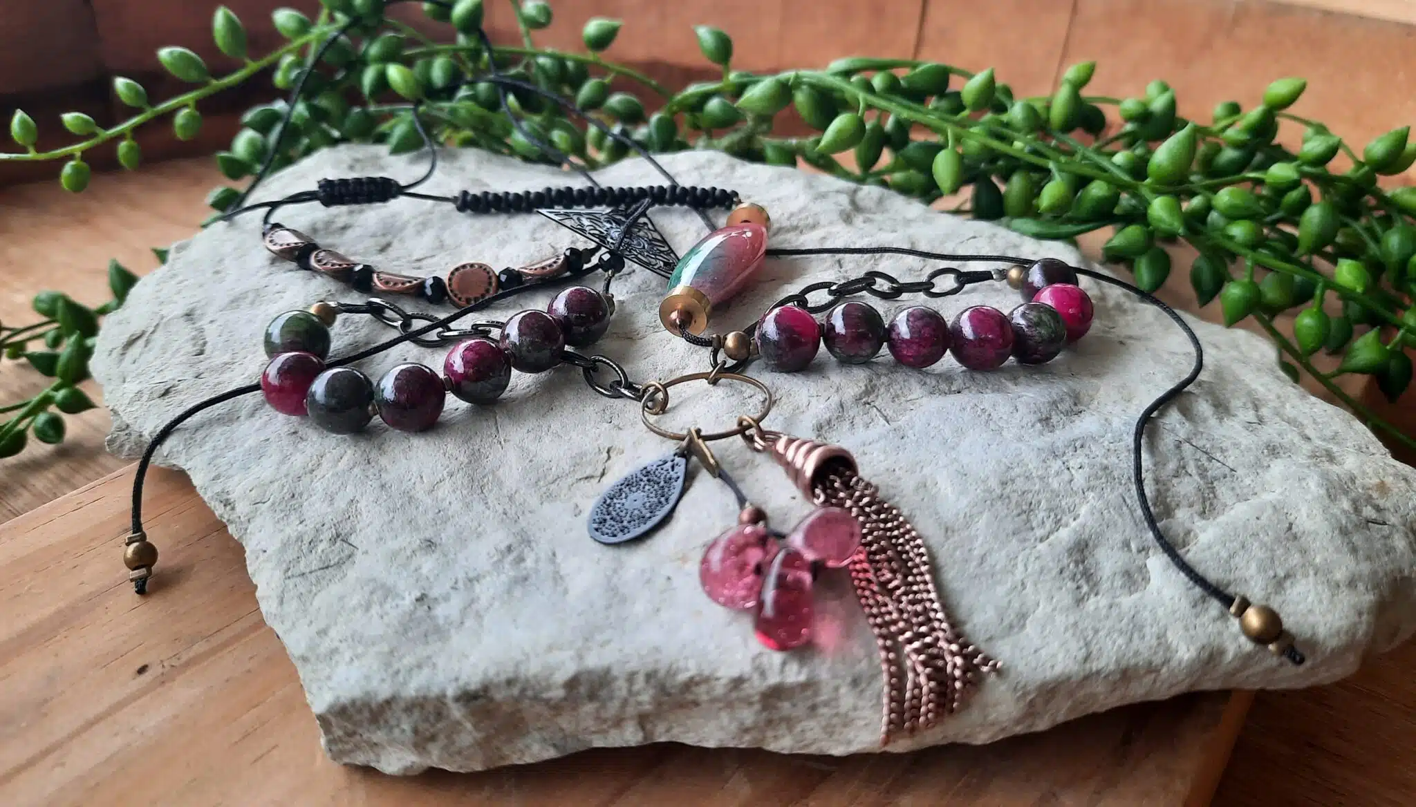 Sautoir chic et moderne, ajustable, perles pierres naturelles jade rose et vert - Lithothérapie