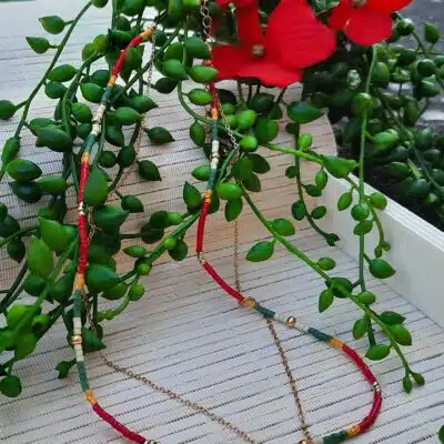 Collier ras du cou double, perles "Miyuki", chaîne et pendentif "Arbre de vie" en acier inoxydable doré