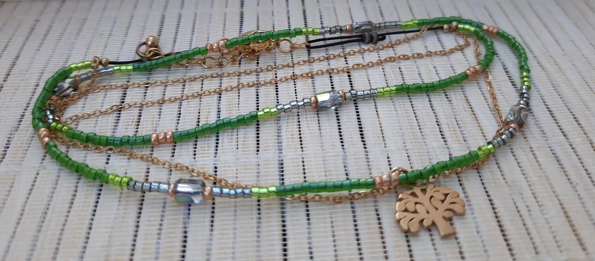 Collier ras du cou double, perles "Miyuki", chaîne et pendentif "Arbre de vie" acier inoxydable doré – Image 3