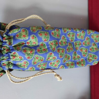 Cadeau Noël fait main porte bouteilles motifs "coeur bleu"