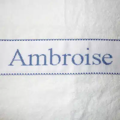 Grande serviette brodée main personnalisable