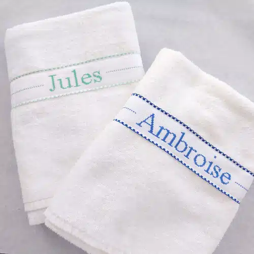 Serviette enfant brodée main