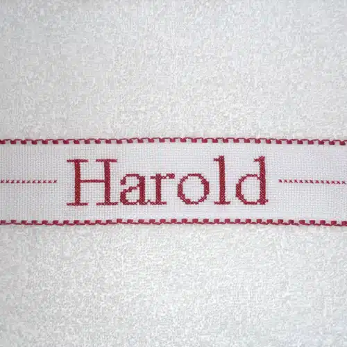 Serviette enfant brodée main rouge