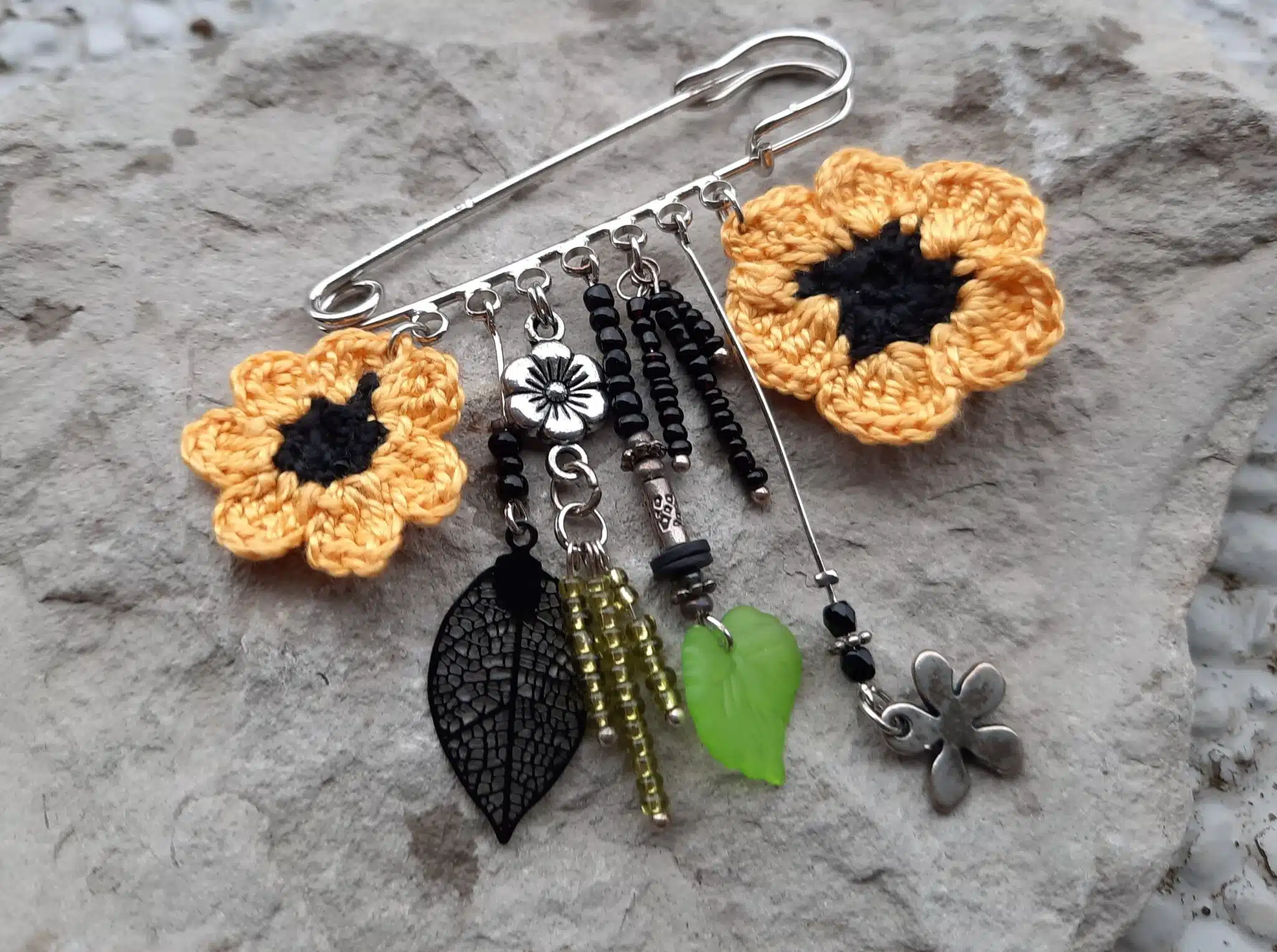 Broches "épingle" champêtres, fleurs au crochet, breloques perles fantaisies – Image 2