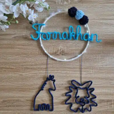 Tricotin veilleuse avec prénom et suspensions