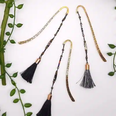 Marque-pages au choix, fil nylon de perles fantaisies, pompons