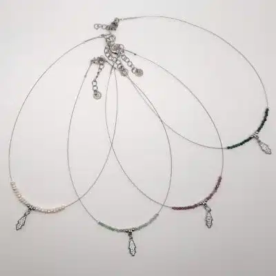 Collier ras du cou, fil câble acier, perles pierres naturelles, pendentif main de fatma argent 925 et zirconium, Lithothérapie