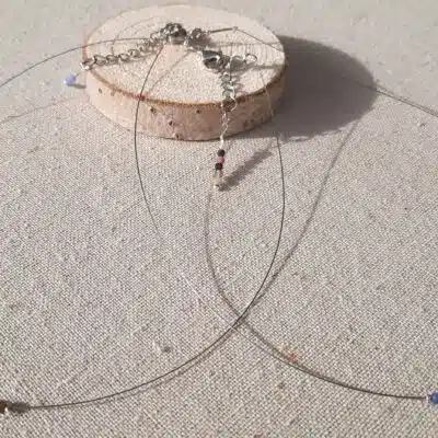 Collier ras du cou, fil câble acier, perles Pierres Naturelles, perle tube cloisonnée , Lithothérapie