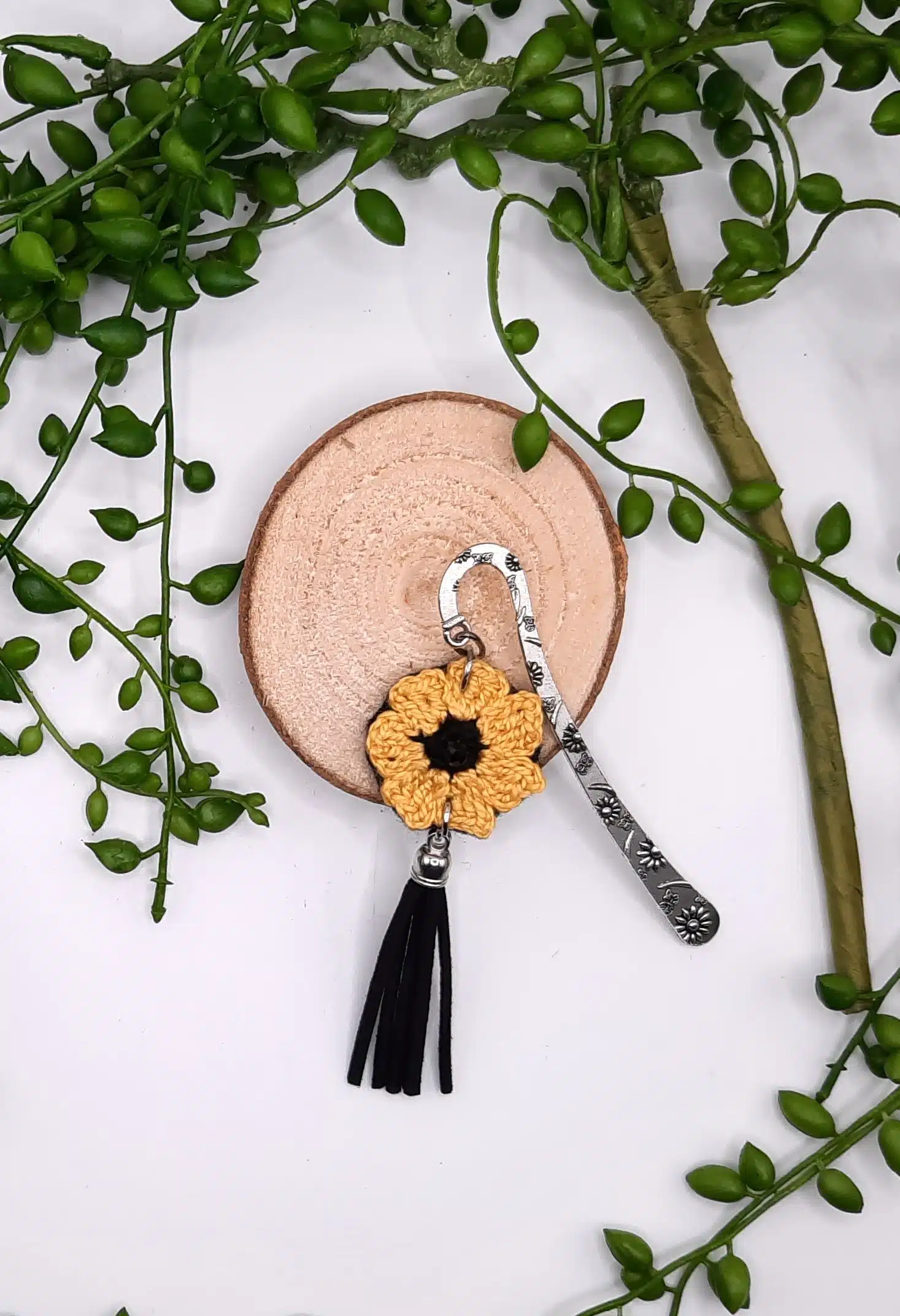 Marque-pages au choix, fleur au crochet, pompon noir feutrine – Image 5