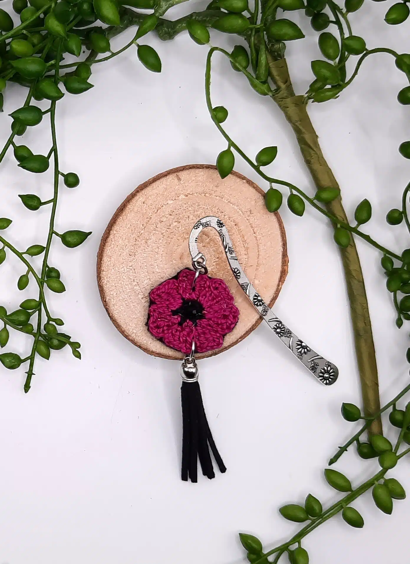 Marque-pages au choix, fleur au crochet, pompon noir feutrine – Image 7