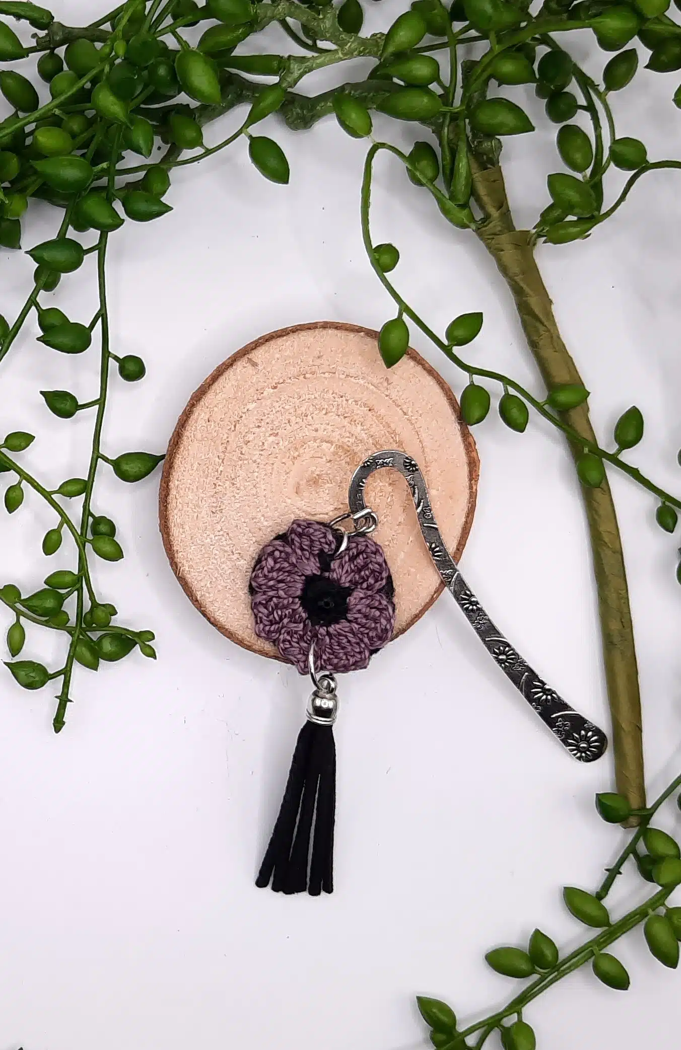 Marque-pages au choix, fleur au crochet, pompon noir feutrine – Image 11