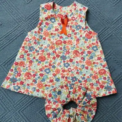 ROBE POUR POUPEE (Copie)