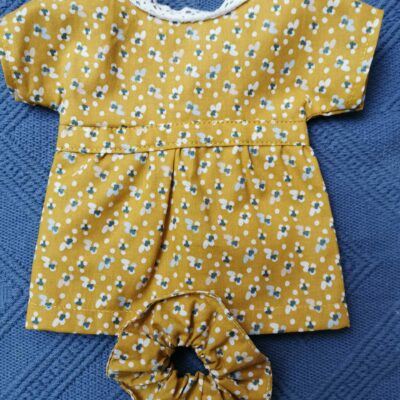 ROBE POUR POUPEE