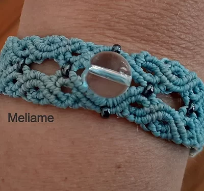 bracelet en micromacramé Beatriz avec perle naturelle cristal de roche