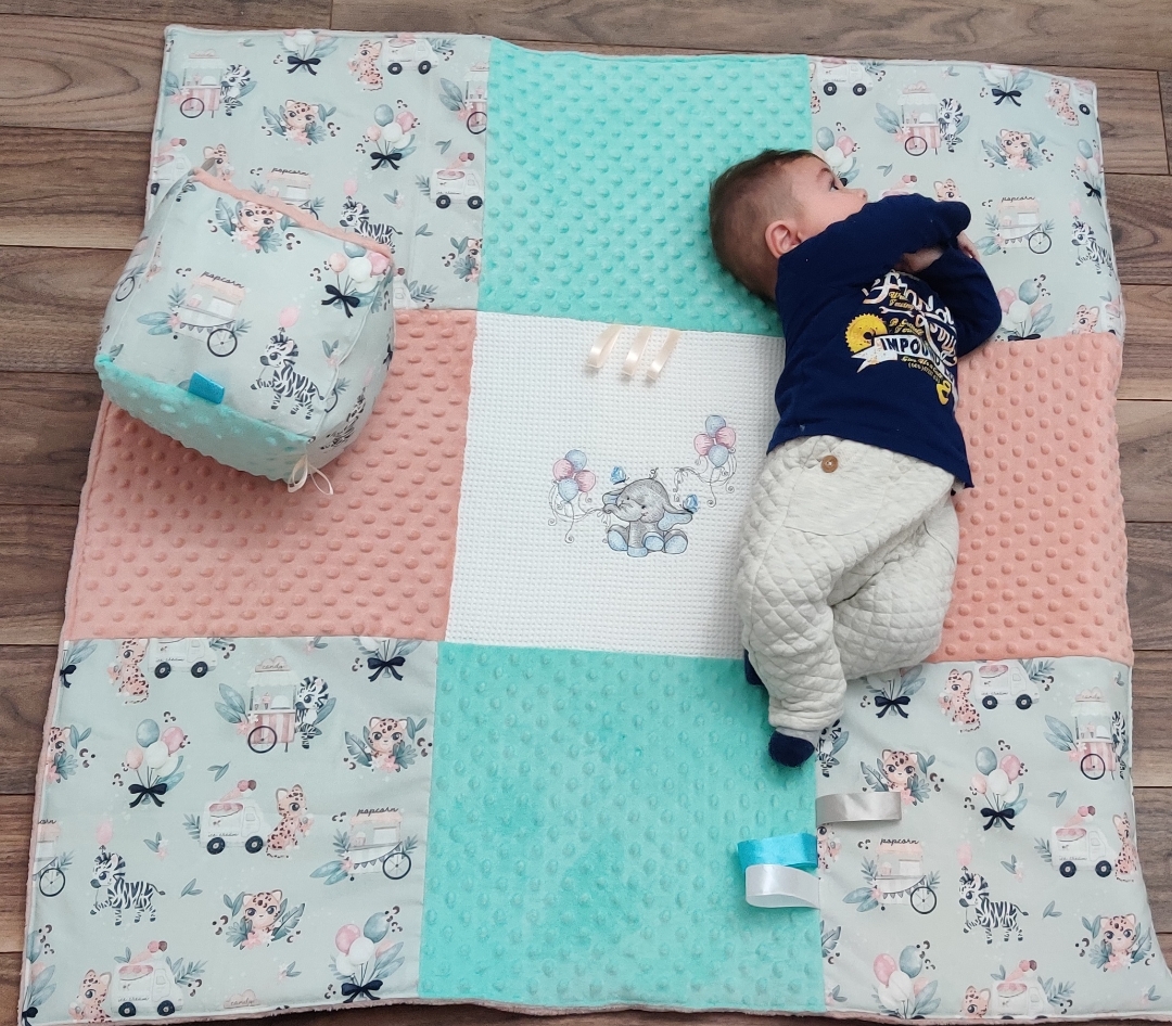 Utiliser un tapis d'eau pour bébé - 5 avantages pour son éveil