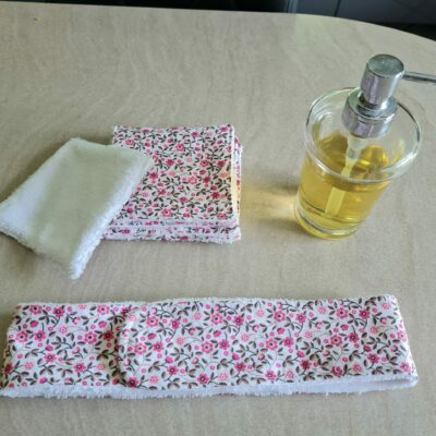 Ensemble bandeau à cheveu et ses 5 lingettes fleuries démaquillantes