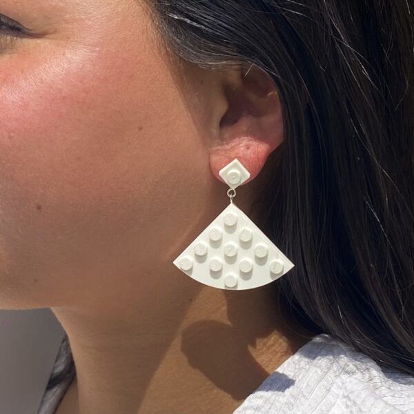 Boucles d'oreille fantaisies fabriquées avec des Lego® blancs