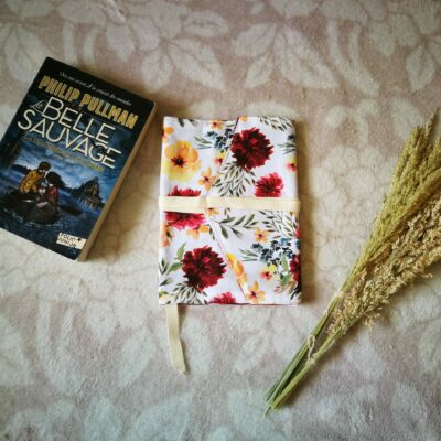 Couvre livre de poche en tissu fleuri