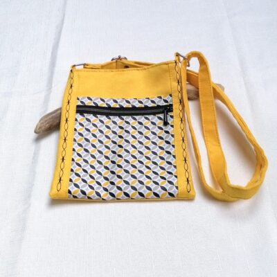 pochette bandoulière en suédine jaune