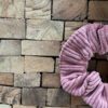 Chouchou scrunchie velours côtelé vieux rose