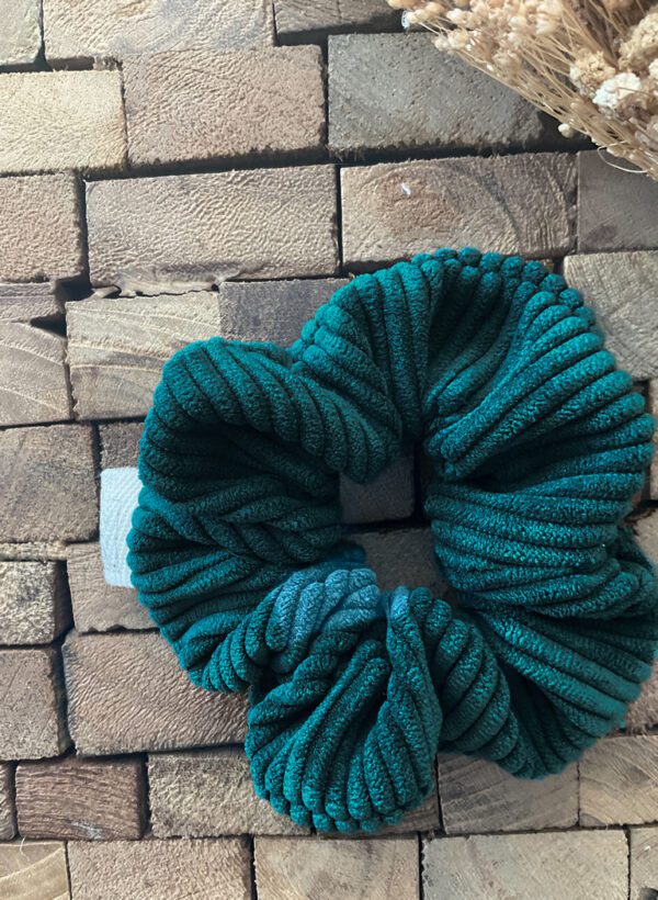 Chouchou scrunchie velours côtelé vert sapin