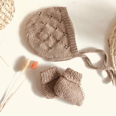 Coffret bebe : le béguin et ses chaussons coloris sable