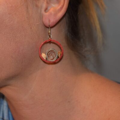 boucle d'oreille quilling rouge