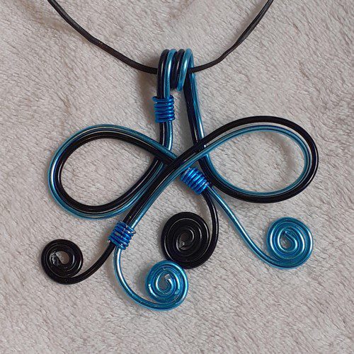 Bleu et noir 0,00 €