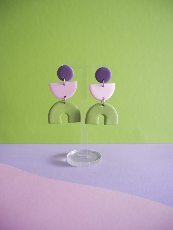 Boucles d'oreilles pendantes sunny violet, rose pâle et vert
