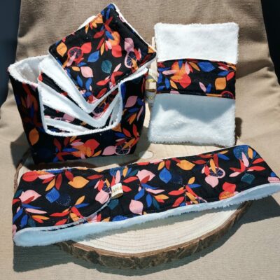 coffret beauté visage avec lingettes lavables bandeau de soin gant exfoliant et panier