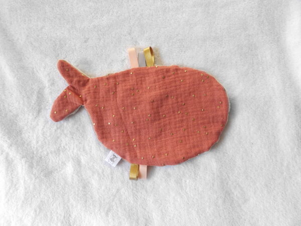 doudou plat poisson gris