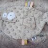 doudou plat poisson gris