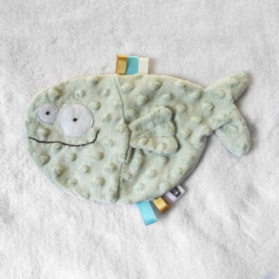 doudou plat poisson vert