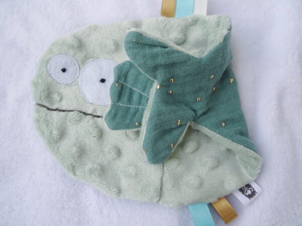 doudou plat poisson vert