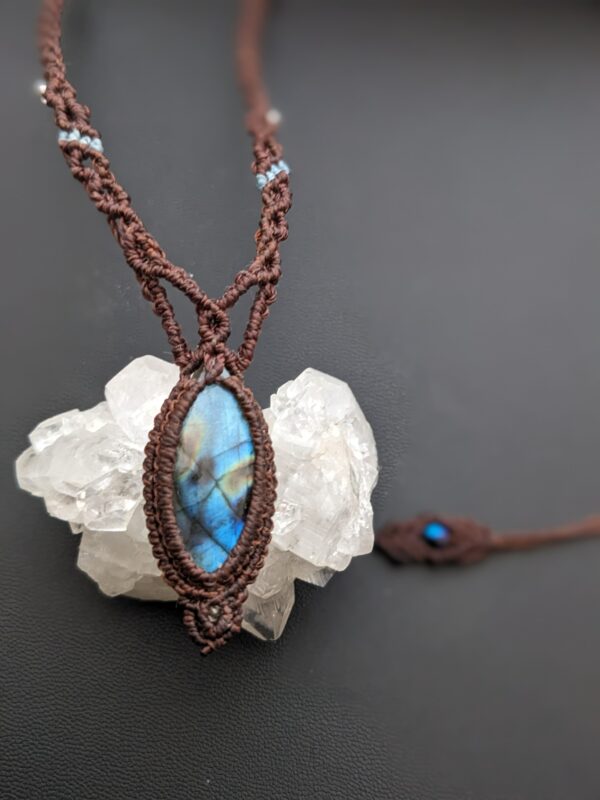 collier macramé marquise labradorite bleue 3