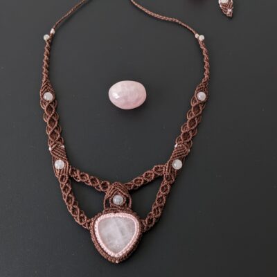 collier macramé quartz rose entier