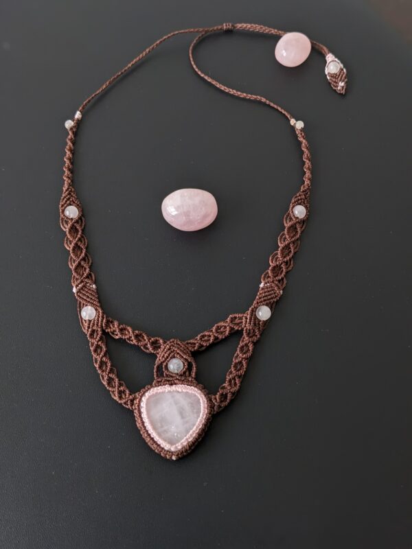 collier macramé quartz rose entier