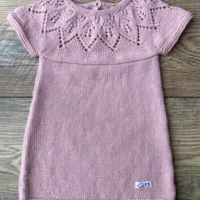 robe bébé tricotée main couleur rose thé