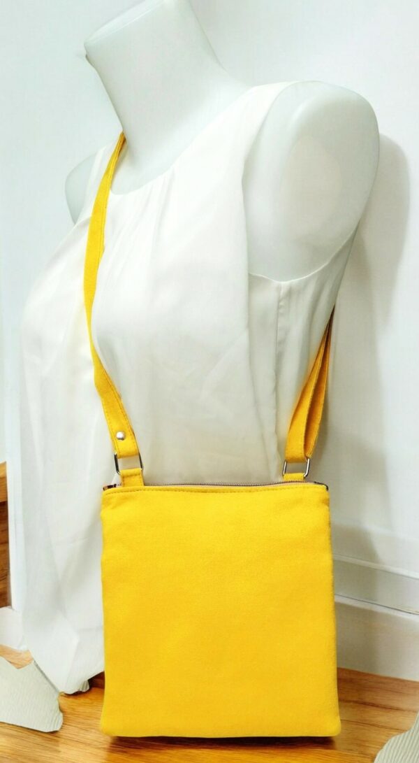 Pochette triple zip en suédine jaune